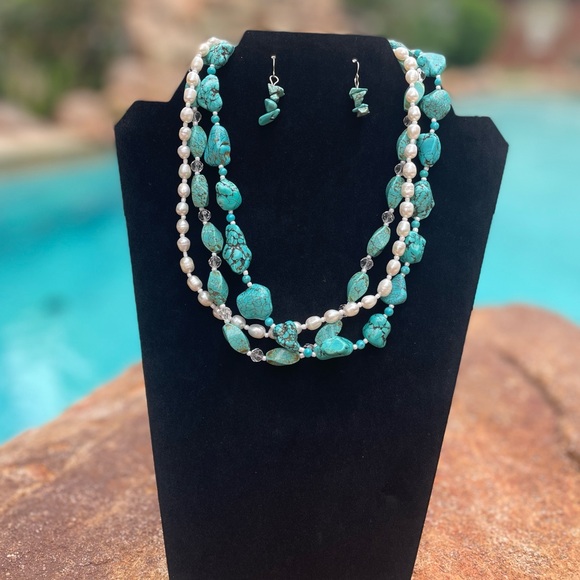EUC 3-Strand Turquoise Stones and White Beads Necklace and Earrings Set - Picture 1 of 6